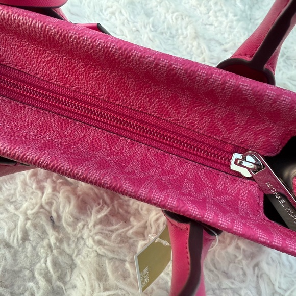 Michael Kors Mirella Small Leather Mk Logo Broad Shoulder Strap Dragon Fruit - Picture 10 of 11